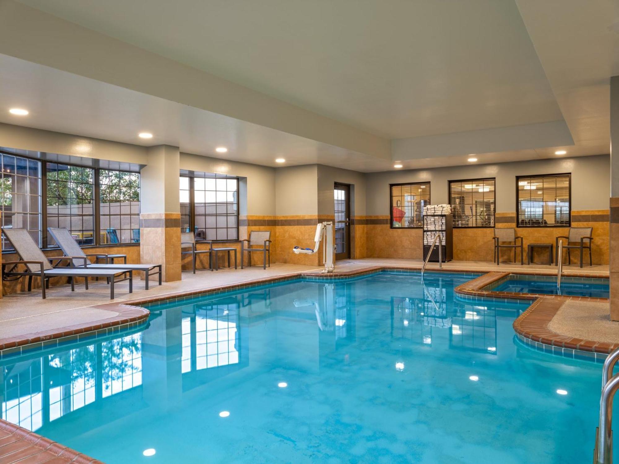 Staybridge Suites Indianapolis Downtown-Convention Center By Ihg Exteriör bild