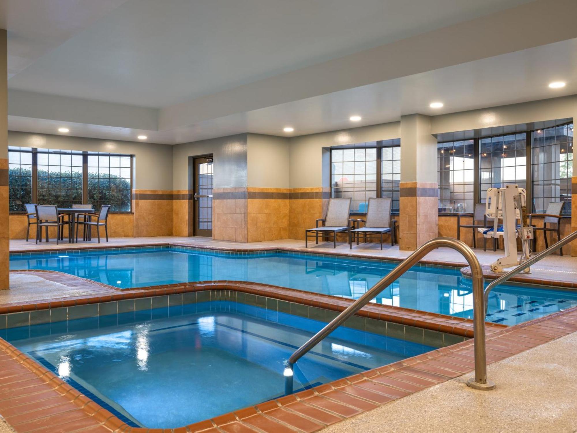 Staybridge Suites Indianapolis Downtown-Convention Center By Ihg Exteriör bild